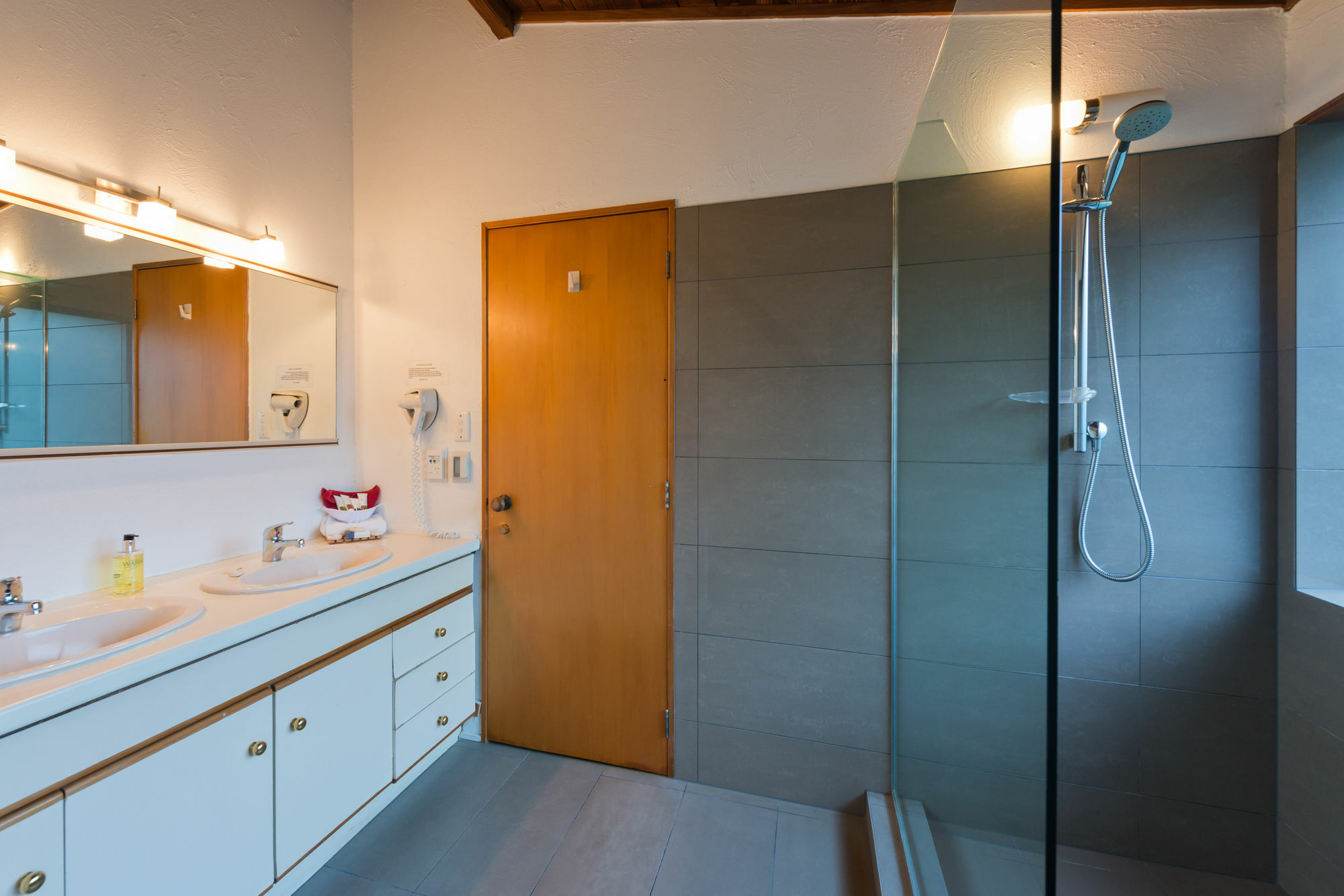 Swiss Chalet Lodge Motel Paihia Ngoại thất bức ảnh